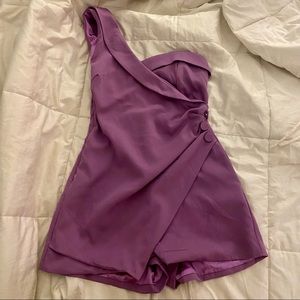 One shoulder purple romper